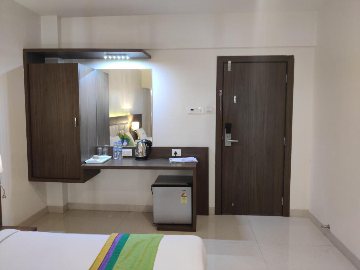Staycation Holiday Navi Mumbai Buitenkant foto