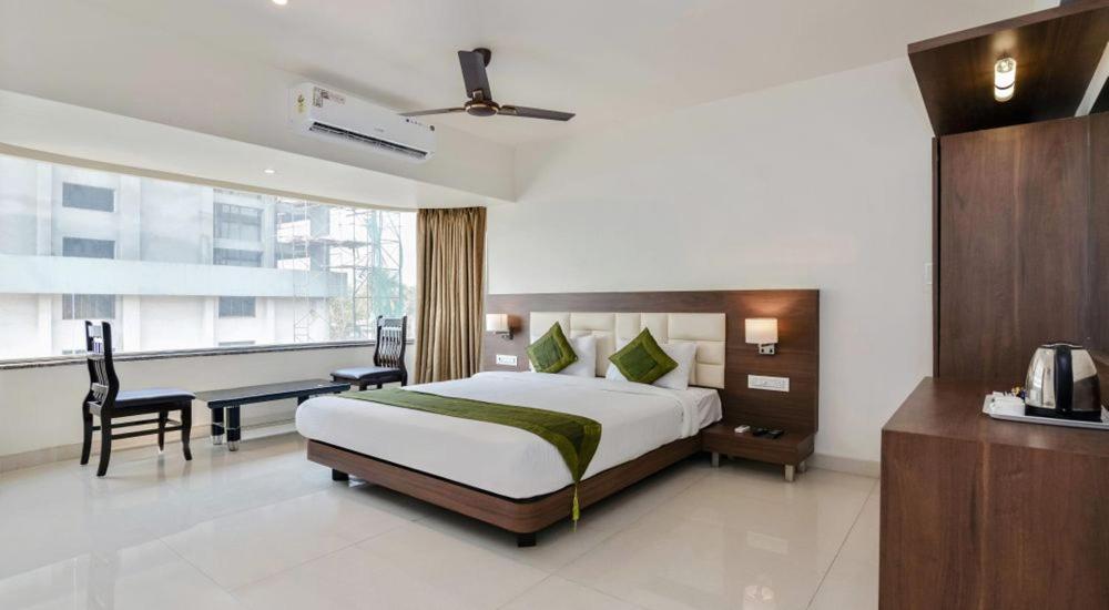 Staycation Holiday Navi Mumbai Buitenkant foto